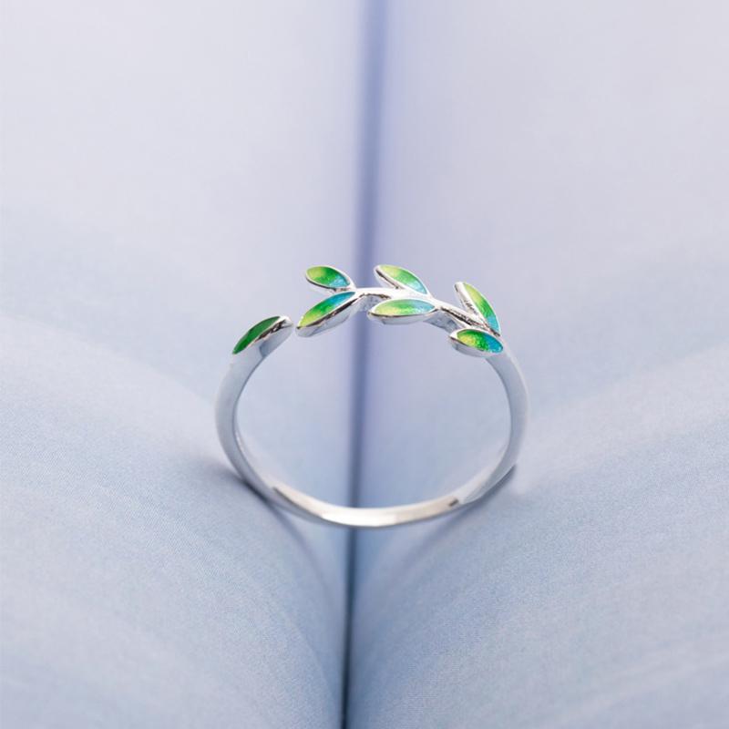 The Green Leaf Ring