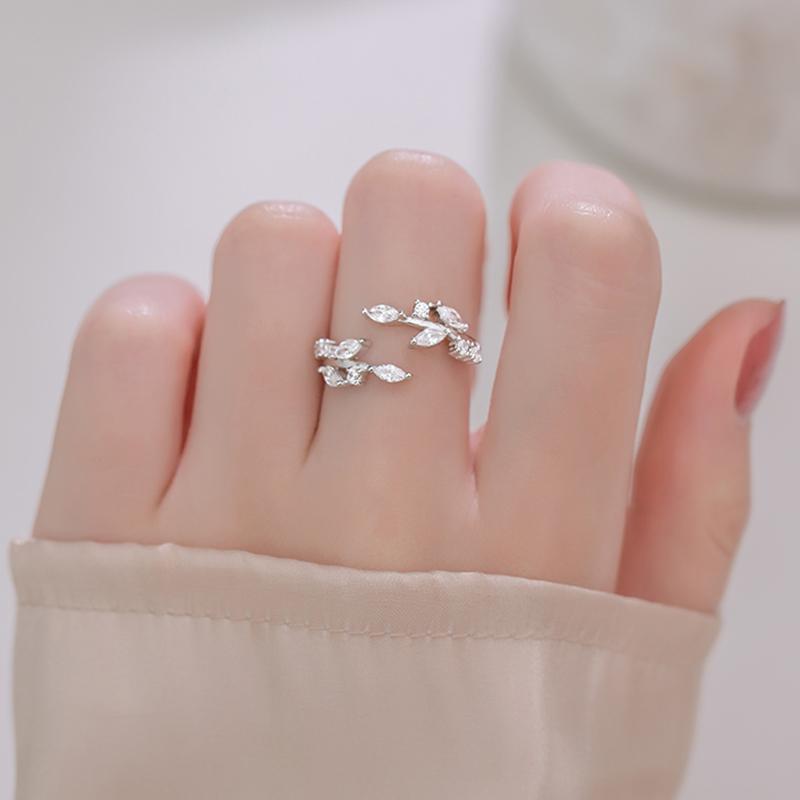 Creative Leaf Ring