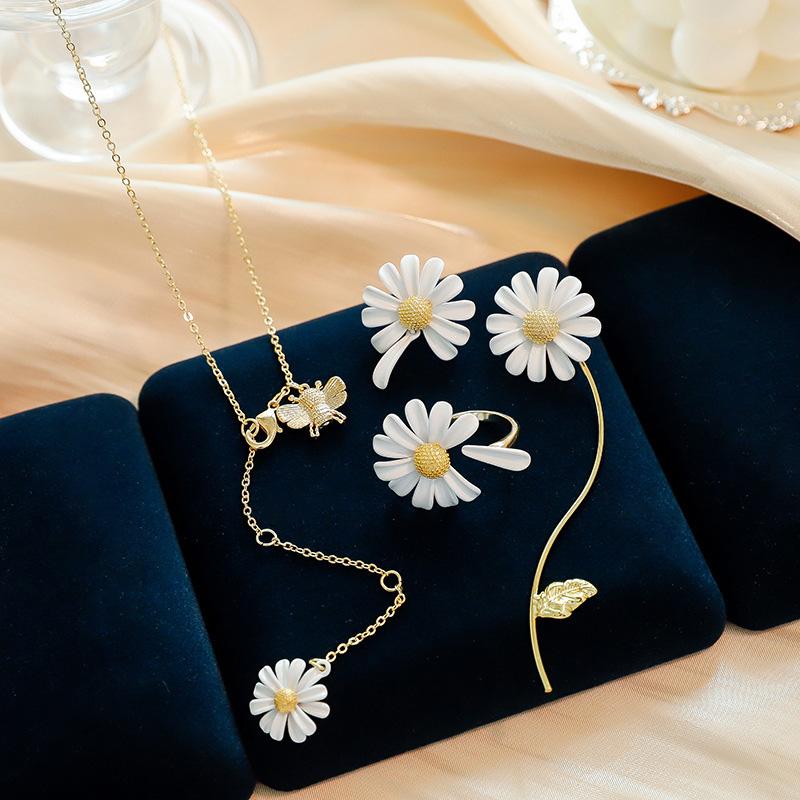 Cute Small Daisy Flower Jewelry