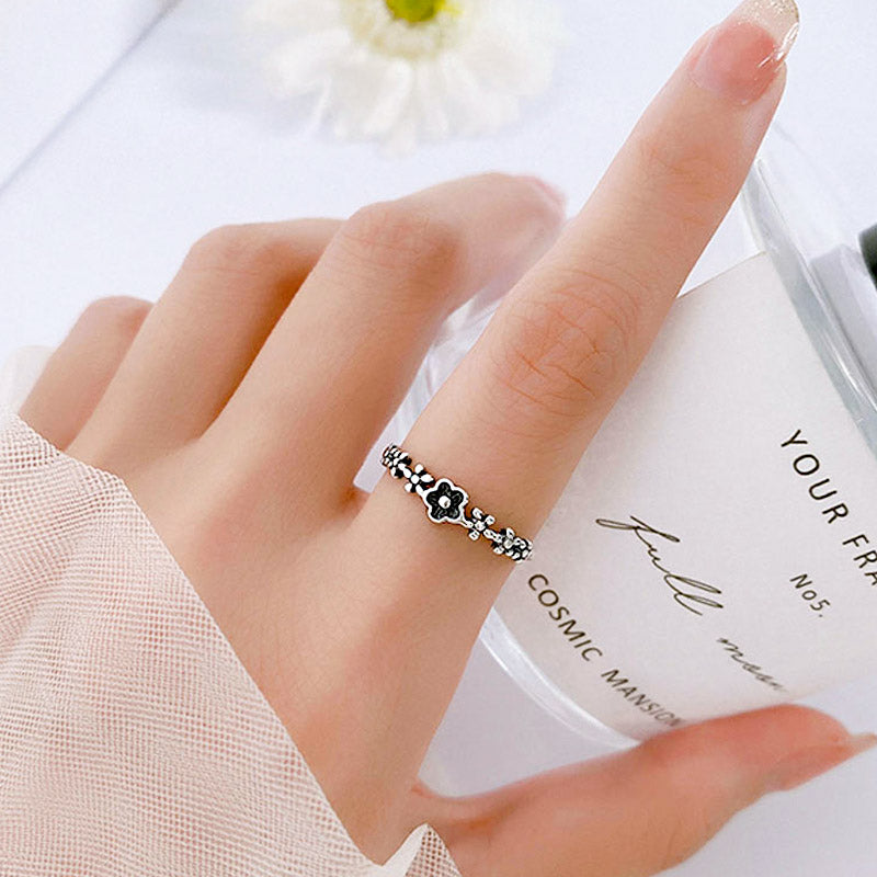 Small fresh five-petal flower retro ring