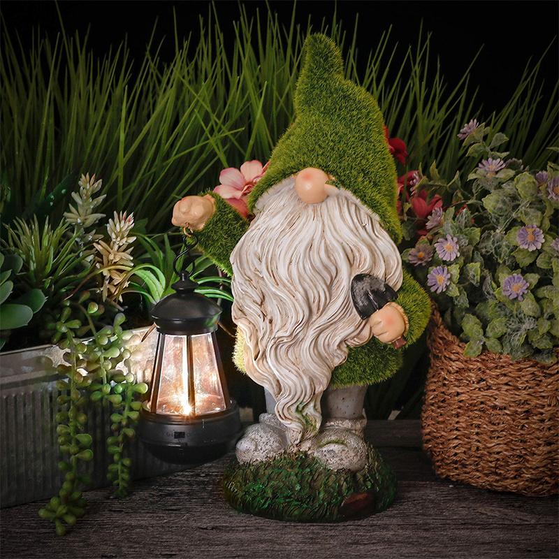 Solar Garden Gnome Statue – Lantern